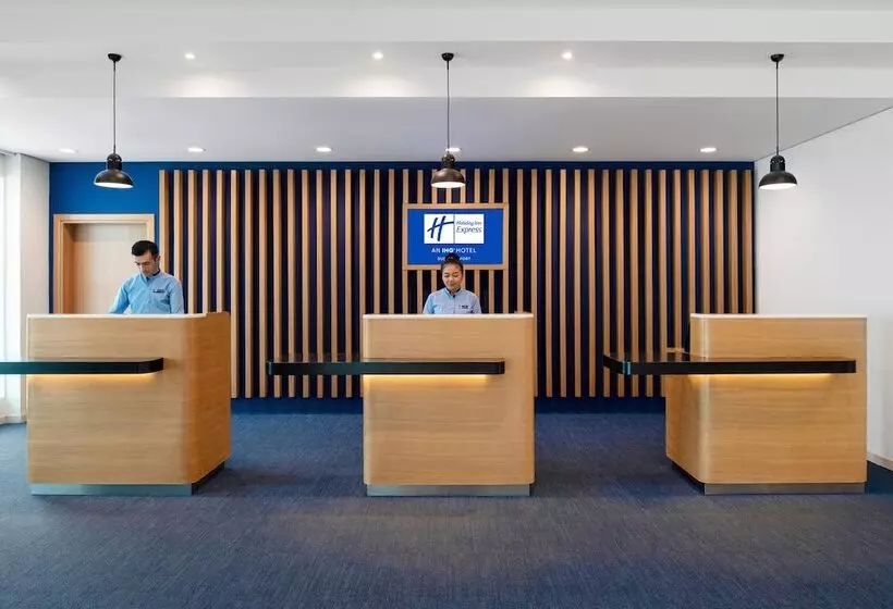 Fotos del hotel Holiday Inn Express Dubai Airport, An Ihg:  31