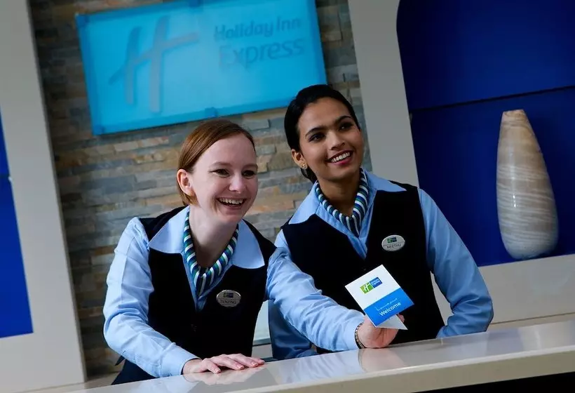 Fotos del hotel Holiday Inn Express Dubai Airport, An Ihg:  32