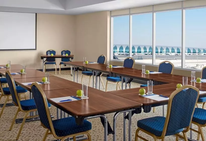 Fotos del hotel Holiday Inn Express Dubai Airport, An Ihg:  36