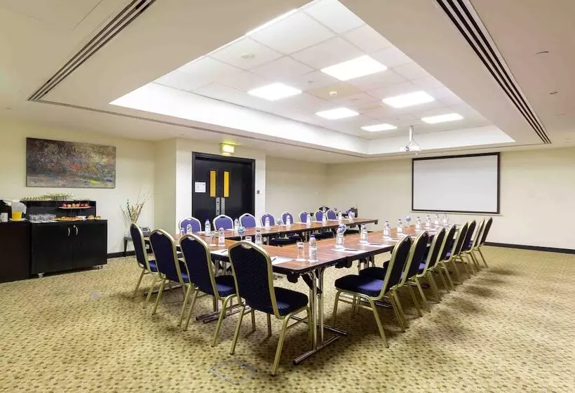 Fotos del hotel Holiday Inn Express Dubai Airport, An Ihg:  38