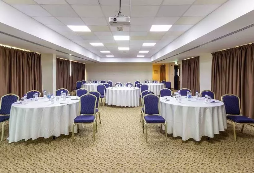 Fotos del hotel Holiday Inn Express Dubai Airport, An Ihg:  39