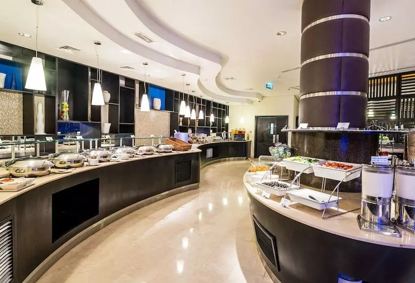 Fotos del hotel Holiday Inn Express Dubai Airport, An Ihg:  40