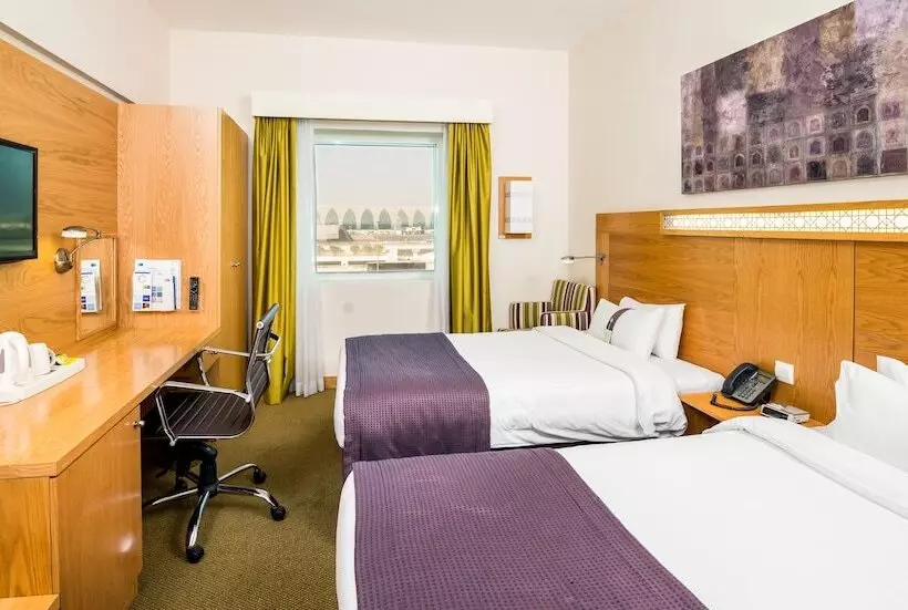 Fotos del hotel Holiday Inn Express Dubai Airport, An Ihg:  45
