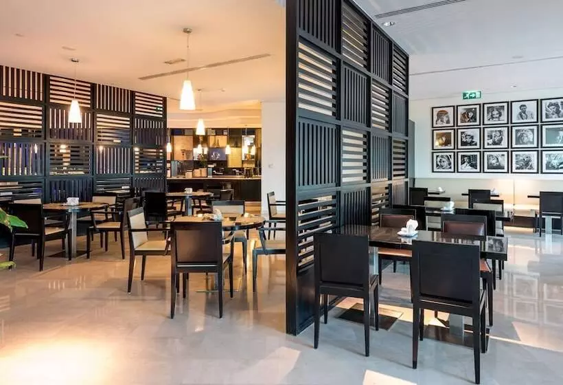 Fotos del hotel Holiday Inn Express Dubai Airport, An Ihg:  17