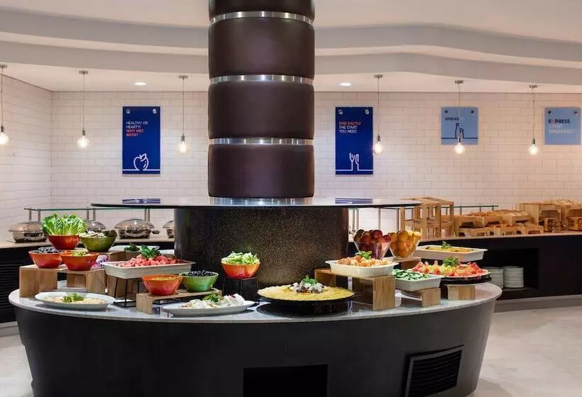Fotos del hotel Holiday Inn Express Dubai Airport, An Ihg:  20