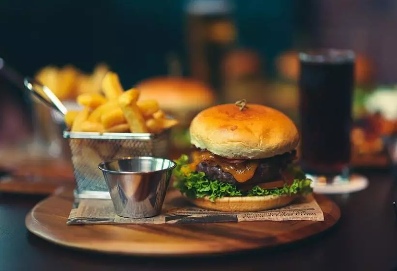 Fotos del hotel Holiday Inn Express Dubai Airport, An Ihg:  4