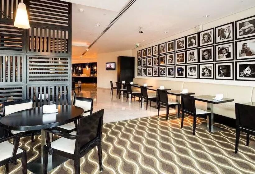 Fotos del hotel Holiday Inn Express Dubai Airport, An Ihg:  21