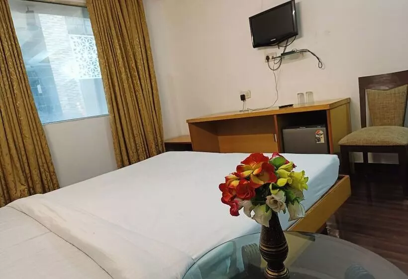 Fotos del hotel Tjs Grand Karolbagh:  7