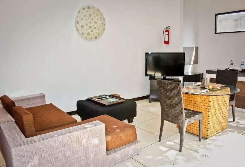 Fotos del hotel Jay S Villas:  17