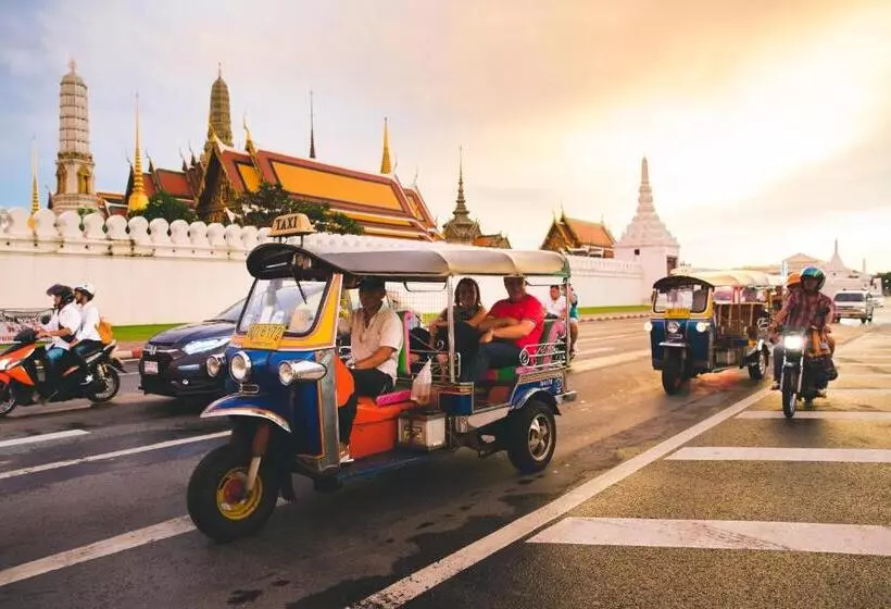 Fotos del hotel Feung Nakorn Balcony Rooms And Cafe:  18