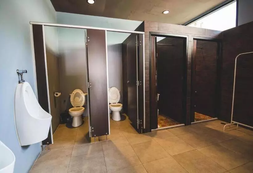 Fotos del hotel Feung Nakorn Balcony Rooms And Cafe:  8