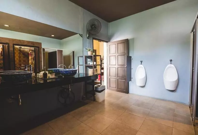 Fotos del hotel Feung Nakorn Balcony Rooms And Cafe:  24