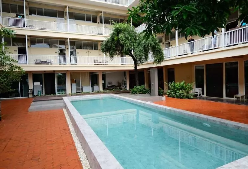 Fotos del hotel Feung Nakorn Balcony Rooms And Cafe:  3