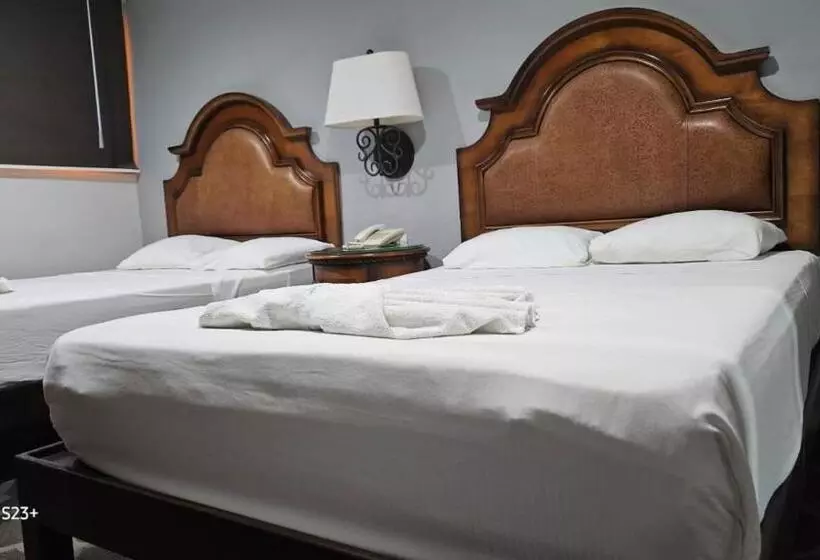 Grand  Colonial Cancun