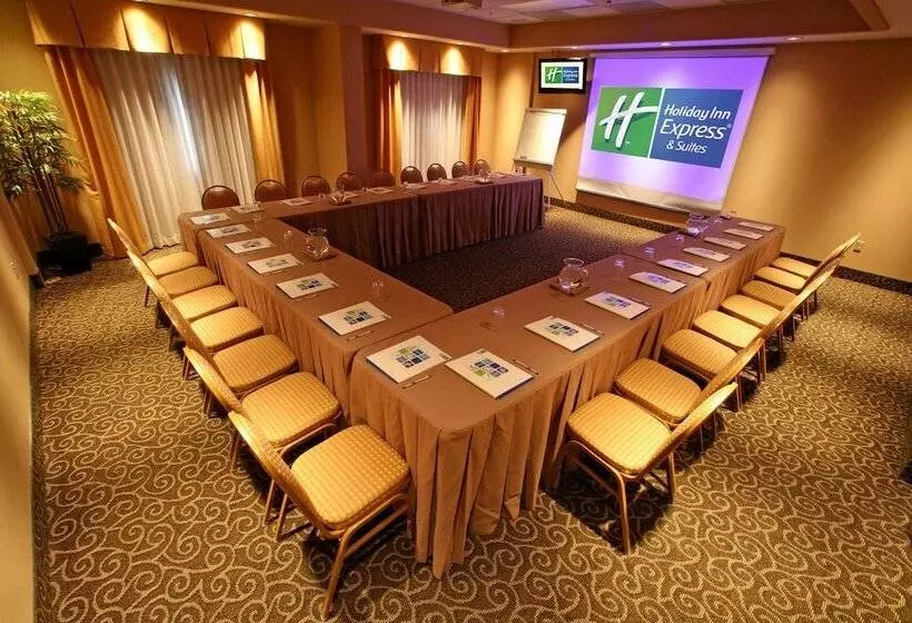 Fotos del hotel Holiday Inn Express & Suites Monterrey Aeropuerto, An Ihg:  24