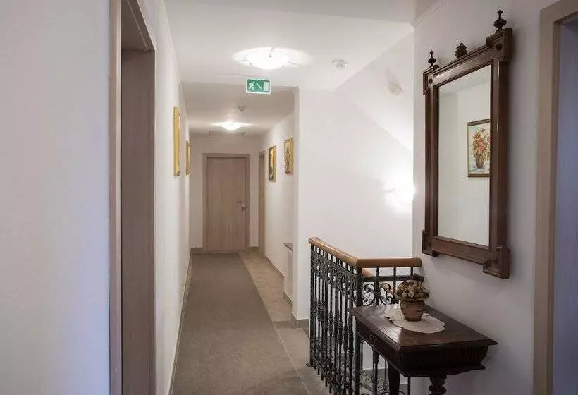 Fotos del hotel House Klasika:  2