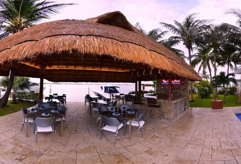 Fotos del hotel Sina Suites:  16