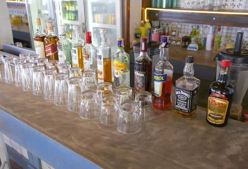 Fotos del hotel Lime & Soda Beachfront Resort:  4