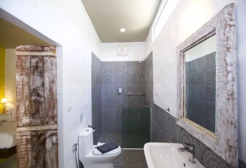 Fotos del hotel Lime & Soda Beachfront Resort:  12