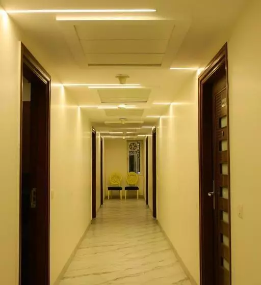 Fotos del hotel Karon S  Lajpat Nagar:  3