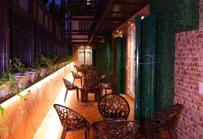 Fotos del hotel Karon S  Lajpat Nagar:  12