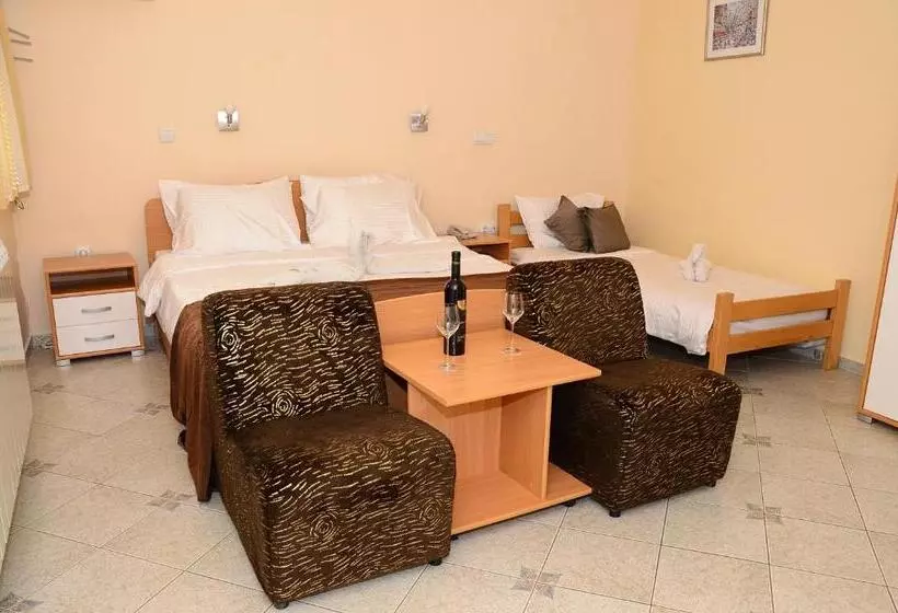 Fotos del hotel Lagadin:  14