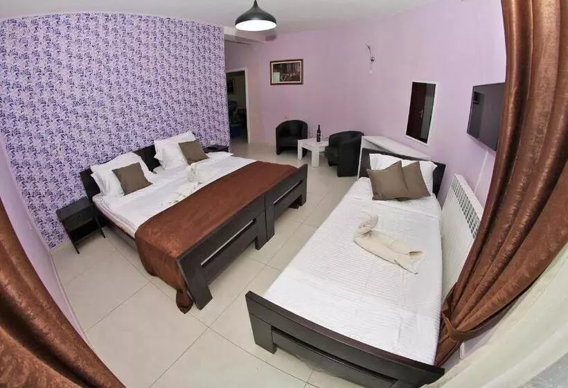 Fotos del hotel Lagadin:  6