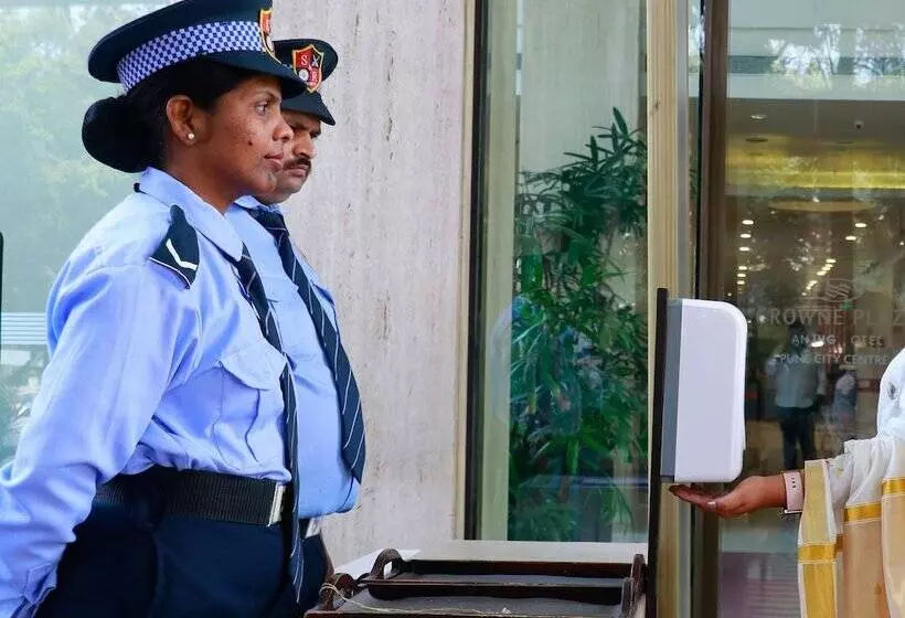 Fotos del hotel Crowne Plaza Pune City Centre, An Ihg:  14