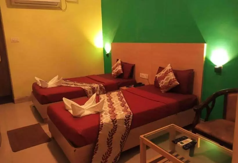 Fotos del hotel First Transit:  9