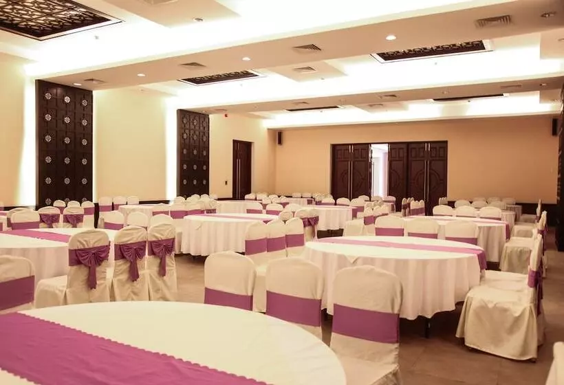 Fotos del hotel Lapochine Beach Resort:  18