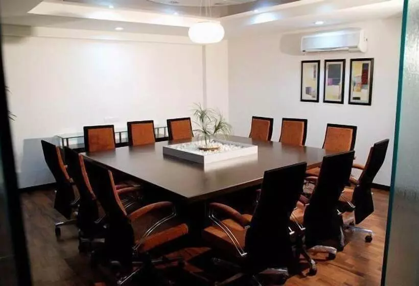 Fotos del hotel Platinum Inn:  6