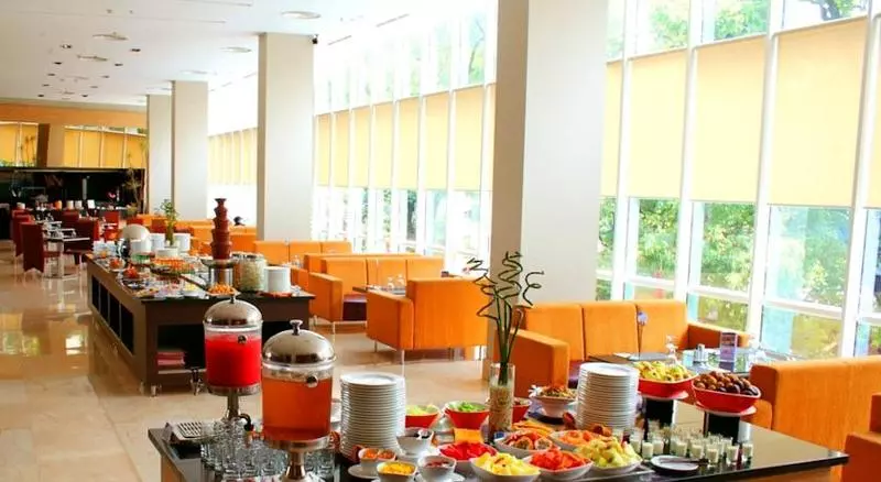 Fotos del hotel The Luxton Bandung:  6