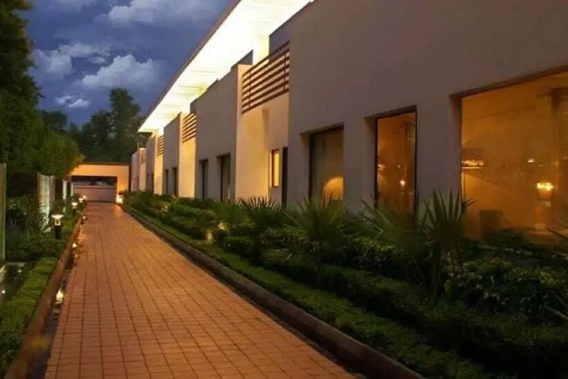 Fotos del hotel Golden Tulip Chattarpur:  9