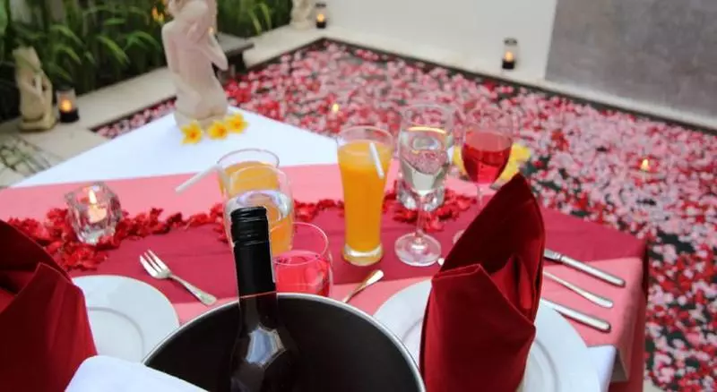 Fotos del hotel Villa Kayu Raja:  7