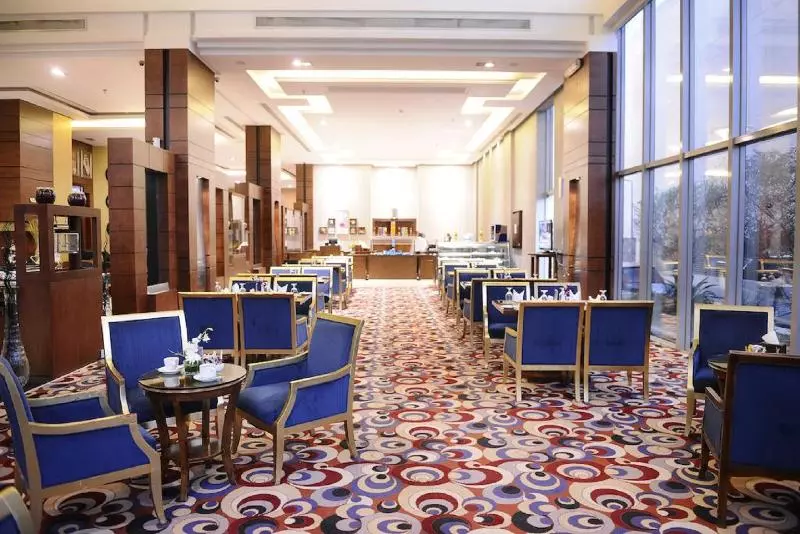 Fotos del hotel Al Hamra Palace By Warwick:  20