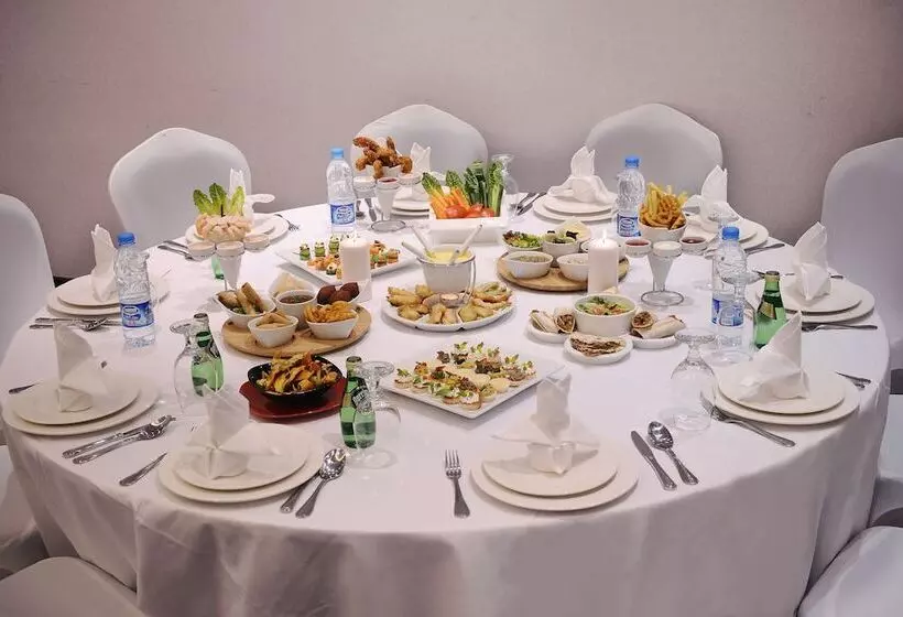 Fotos del hotel Al Hamra Palace By Warwick:  23