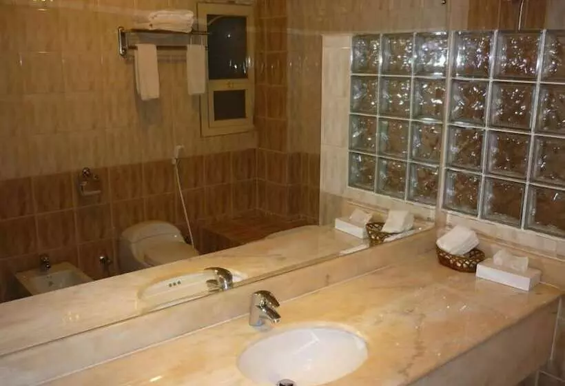 Fotos del hotel Bilqase Throne:  10