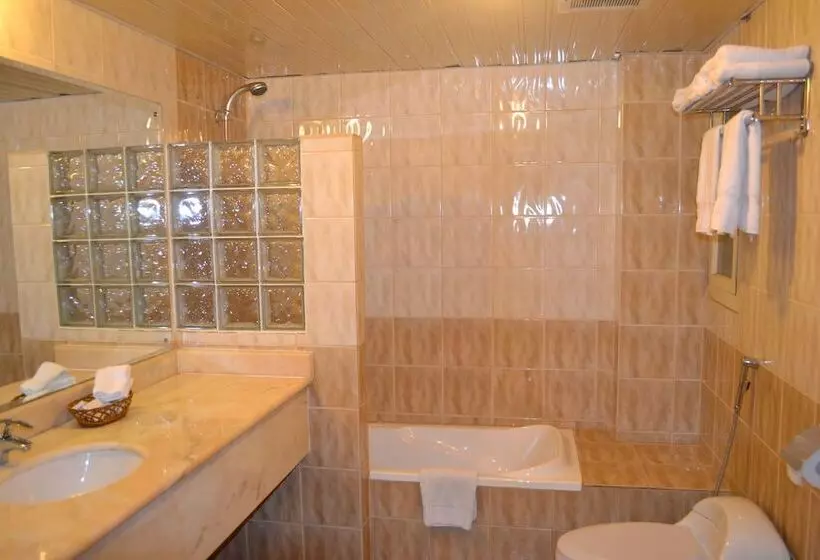 Fotos del hotel Bilqase Throne:  7