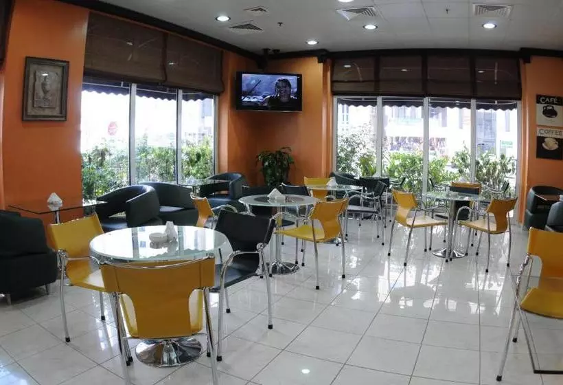 Fotos del hotel Uptown Hotel Apartments Abu Dhabi:  5