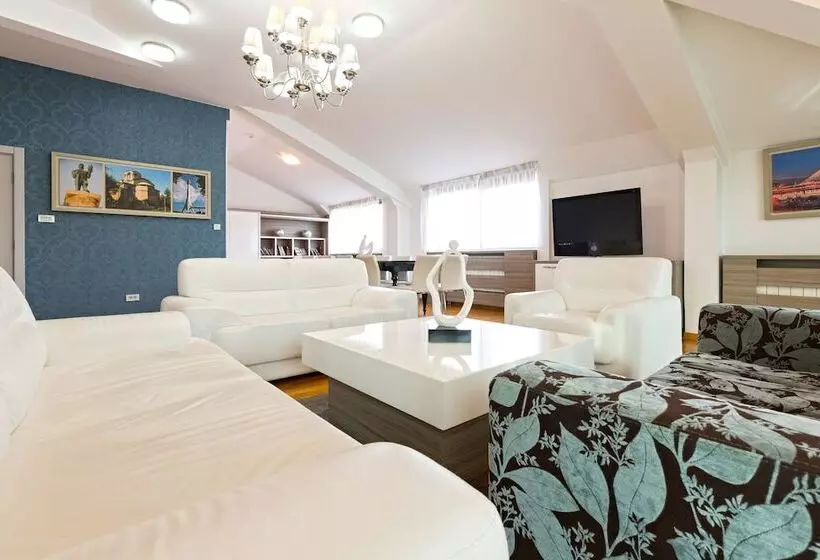 Fotos del hotel Garni Hotel Nevski:  2