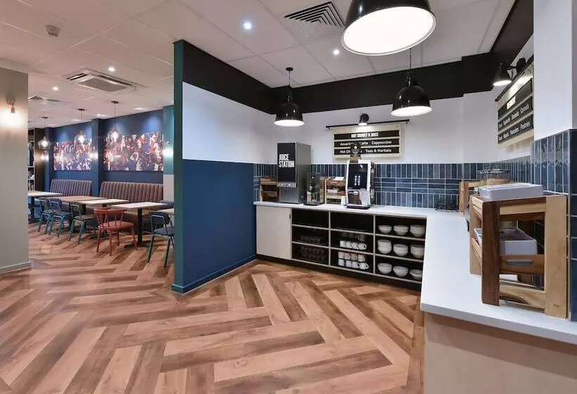 Fotos del hotel Travelodge Manchester Upper Brook Street:  8