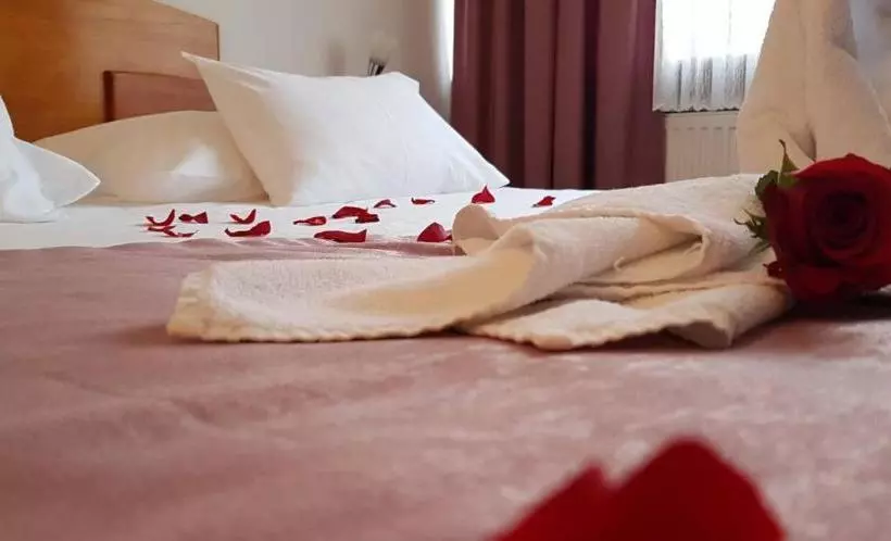 Fotos del hotel Ada:  7