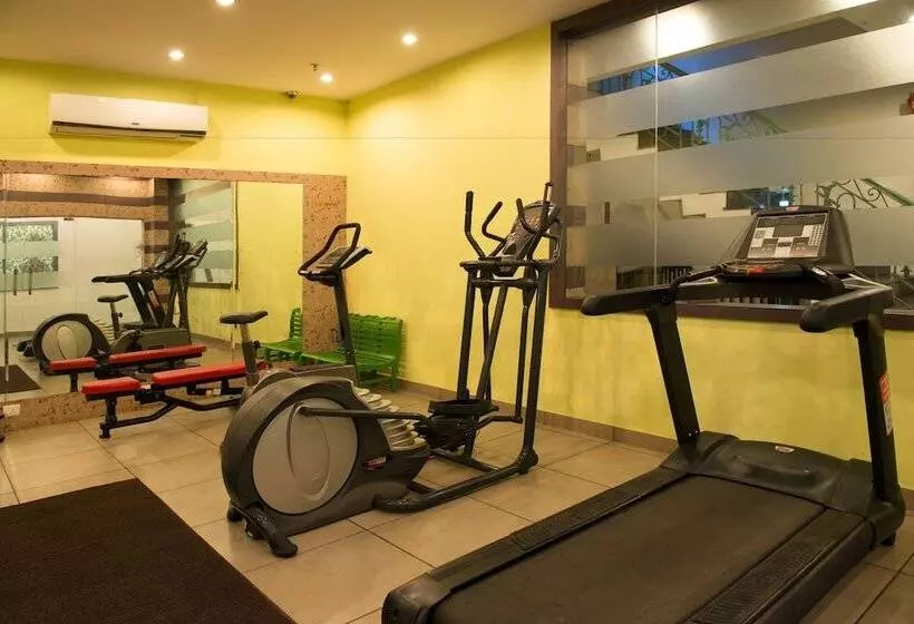 Fotos del hotel Capital O 16658 Anila:  4