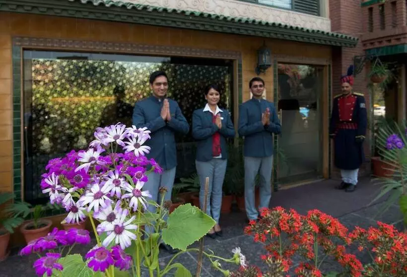 Fotos del hotel Capital O 16658 Anila:  11