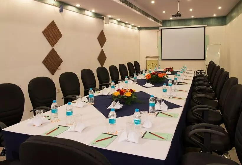 Fotos del hotel Capital O 16658 Anila:  19