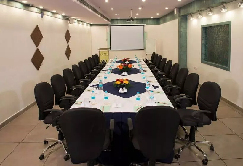 Fotos del hotel Capital O 16658 Anila:  15