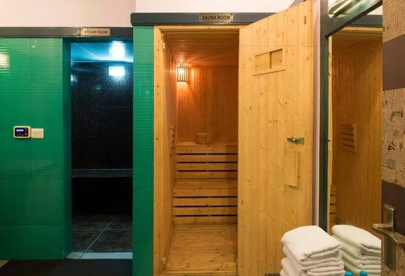 Fotos del hotel Capital O 16658 Anila:  5