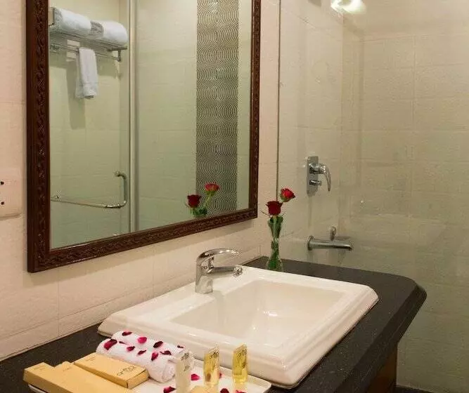 Fotos del hotel Capital O 16658 Anila:  9