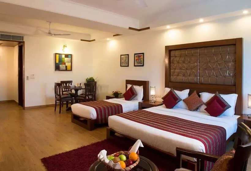 Fotos del hotel Capital O 16658 Anila:  12