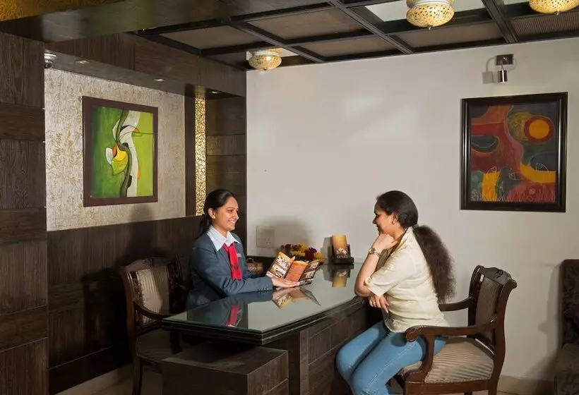 Fotos del hotel Capital O 16658 Anila:  7